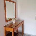 Elpida Ξενοδοχείο με διαμερίσματα Φαληράκι