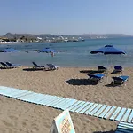 Ξενοδοχείο με διαμερίσματα Elpida 4*