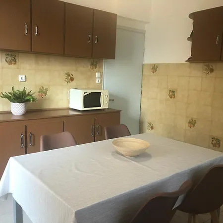 Elpida Apart Otel