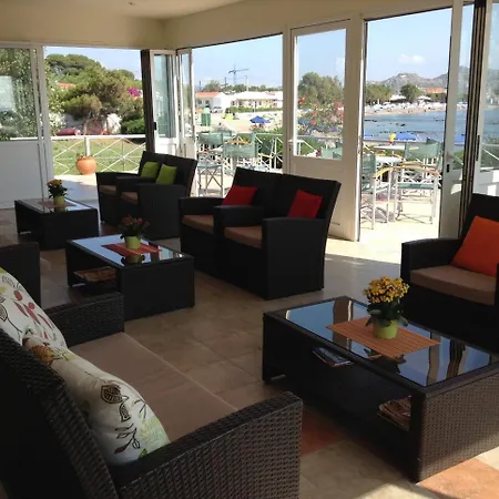 公寓式酒店 尔必达海滩一室公寓酒店 法里拉基