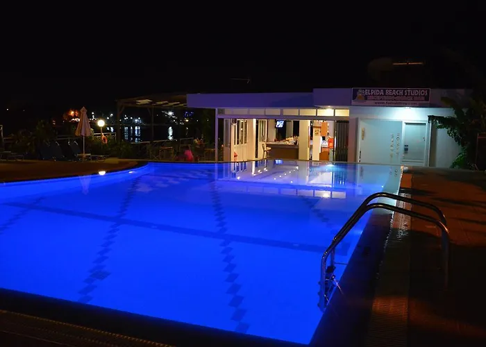 Lägenhetshotell Elpida 4*